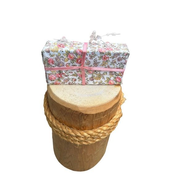 Handcrafted, Embellished, Fabric Wrapped‎ Gift Box - Picture 5 of 6